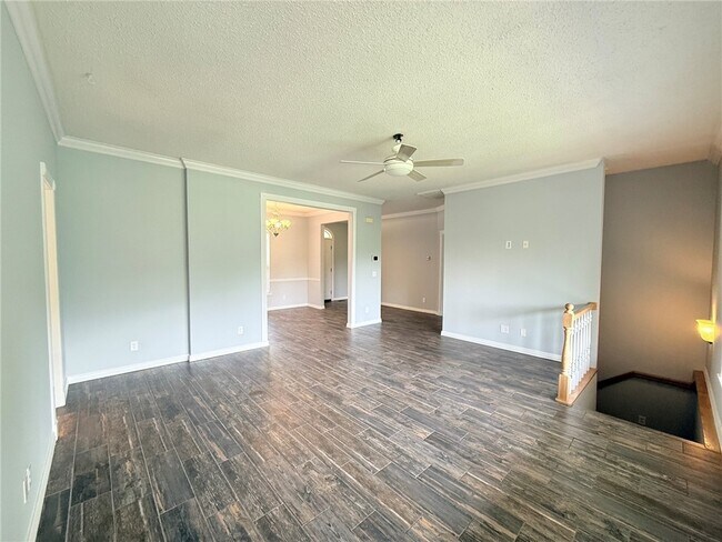 Building Photo - 18033 Broadview Dr