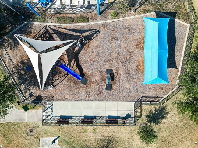 Building Photo - 11019 Bergamo Dr