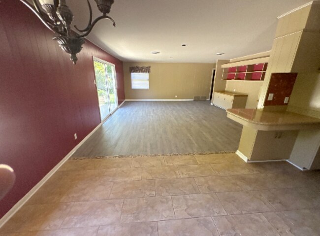 Building Photo - 7527 Quail Run Dr