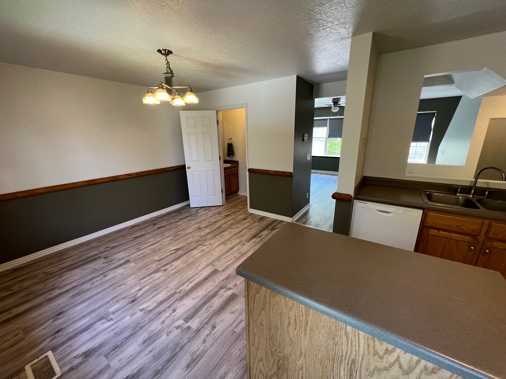 Building Photo - 452 Argyll Ct