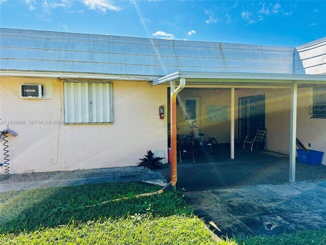 Building Photo - 2601 NE 32nd St