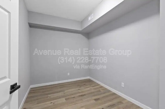 Building Photo - 5931 Maple Ave