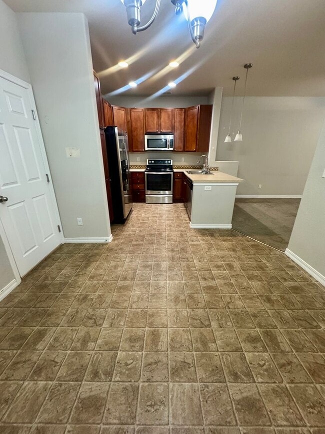 Building Photo - Updated Townhome in North Colorado Springs