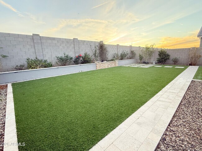 Building Photo - 11313 E Unger Ave