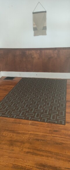 Building Photo - 533 Martin St