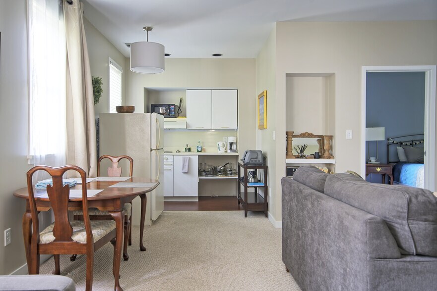 Building Photo - 2 Willets Pl