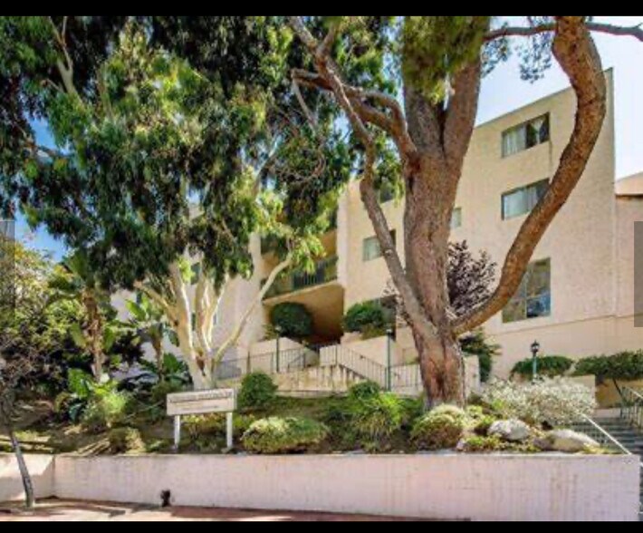 Building Photo - 2940 N Verdugo Rd