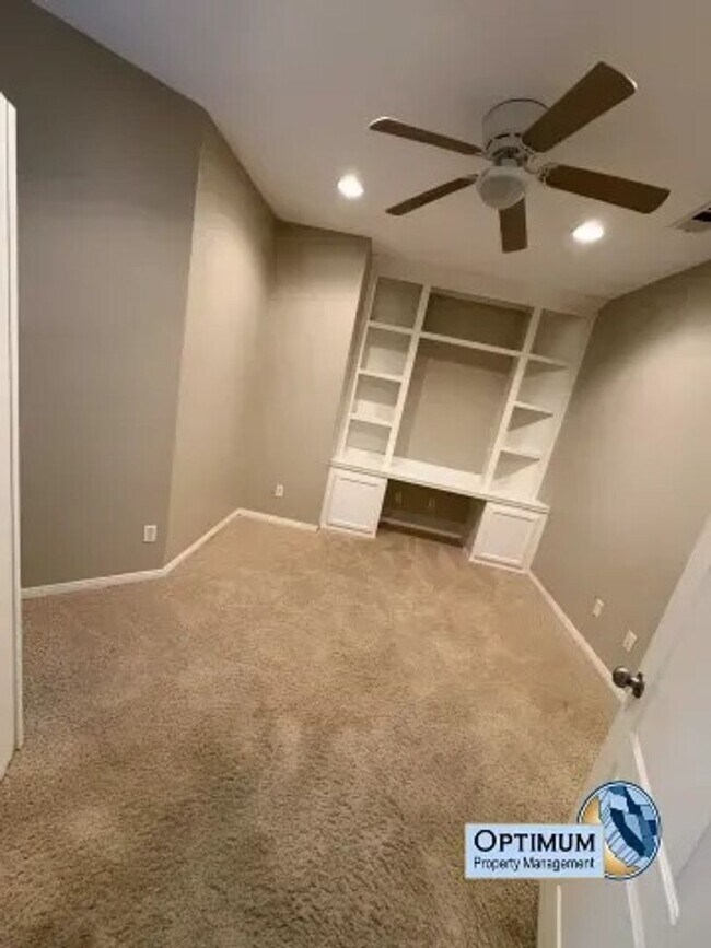 Building Photo - 12765 Boeing Ct