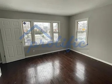 Building Photo - 712 W 19th Ave