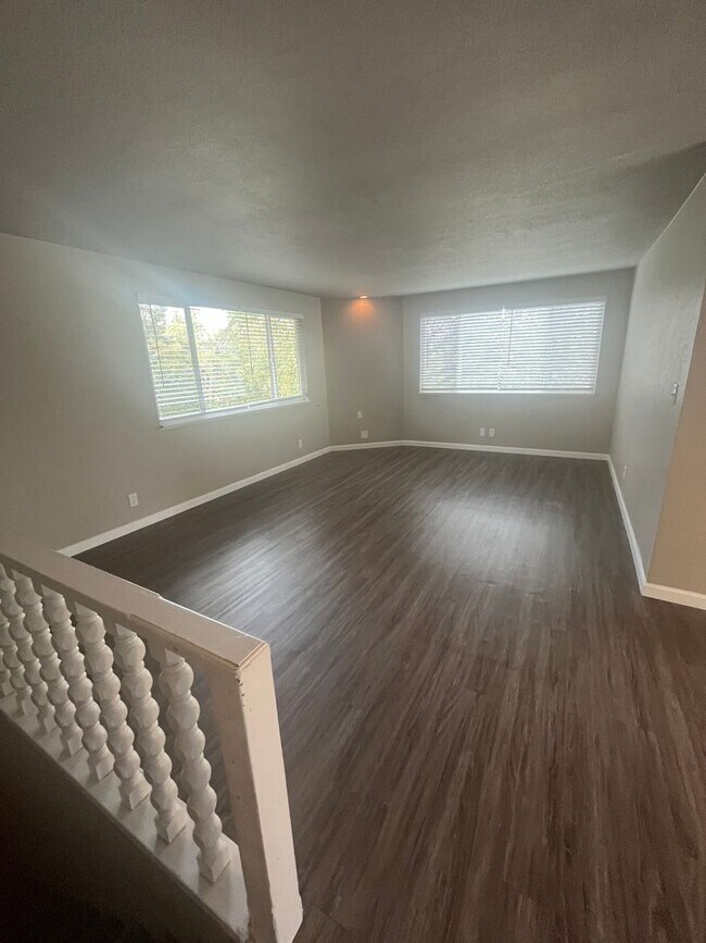 Crest Duplex 604 Crest Dr Eugene OR 97405 Apartment Finder