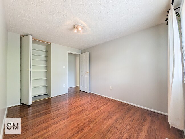 Building Photo - 14505 Farmcrest Pl