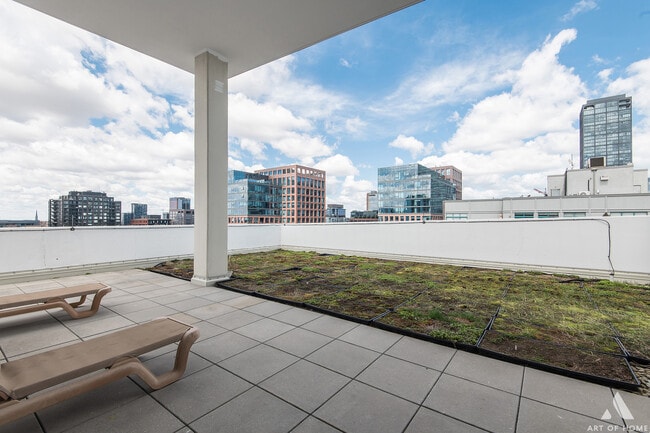 Building Photo - 901 W Madison St