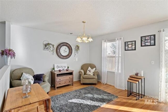 Building Photo - 3bed, 2.5bath, 2031sq.ft. home in South Nampa