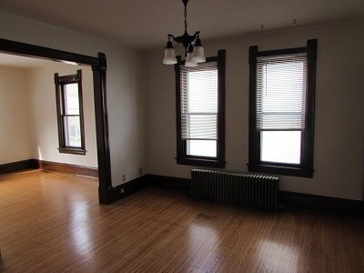 Building Photo - 524 8th Ave NE