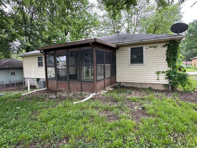 Building Photo - 8648 E 52 Terrace