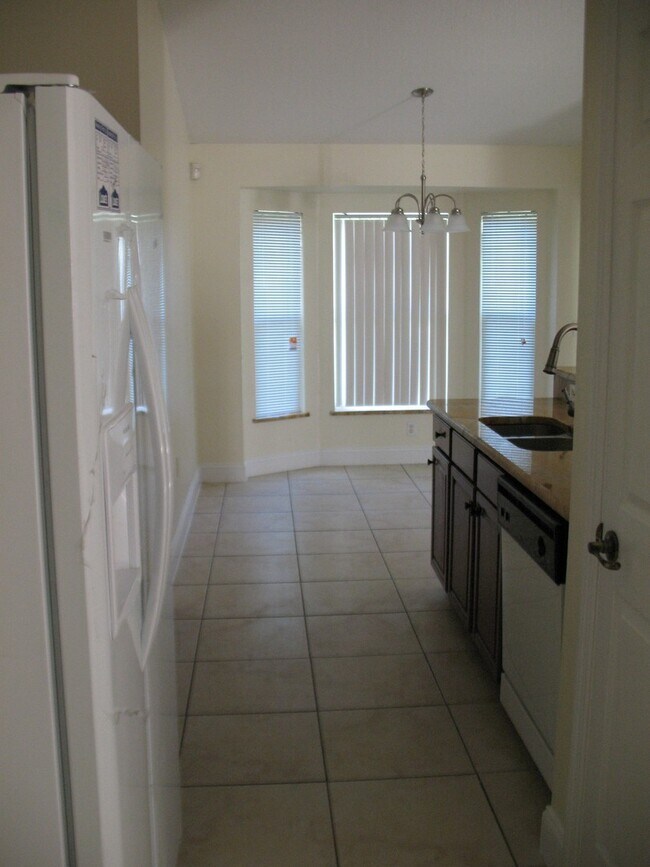 Building Photo - 8055 SW 134 Loop
