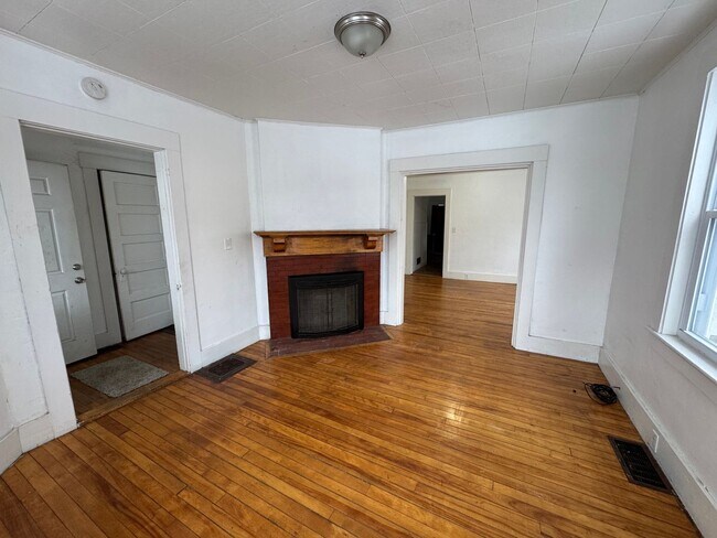 Building Photo - 29 Court St