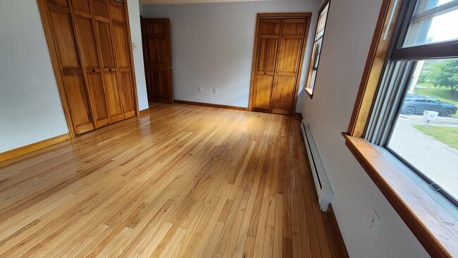 Building Photo - 237 Allen Ave