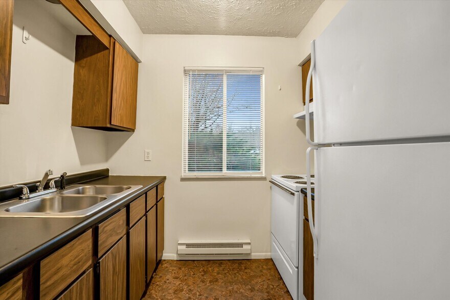Building Photo - Beaver Creek Village Apartments