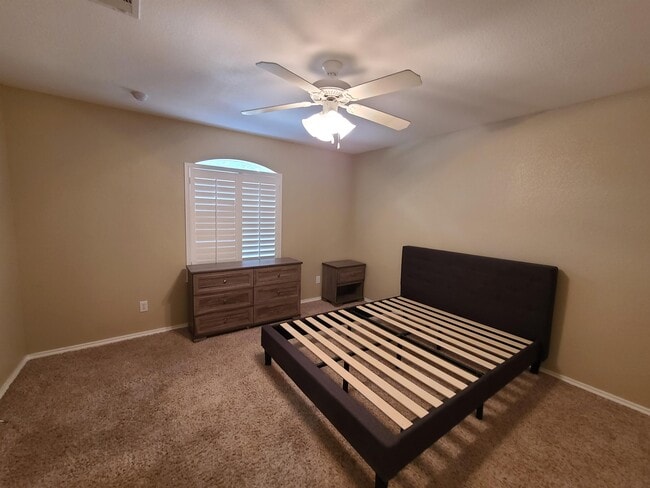 Building Photo - 4631 Bowie Dr