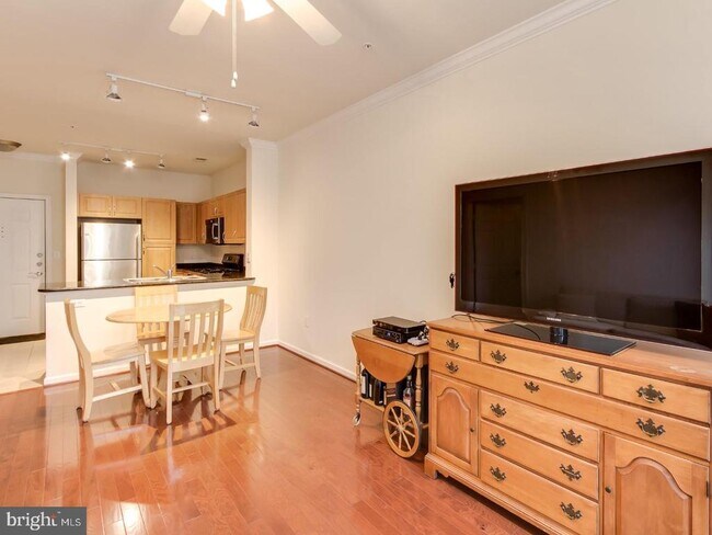 Building Photo - 12941 Centre Park Cir