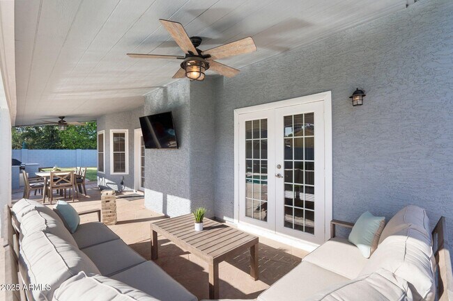 Building Photo - 2826 N Villas Ct