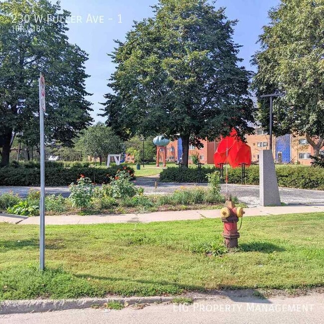 Building Photo - 230 W Fuller Ave