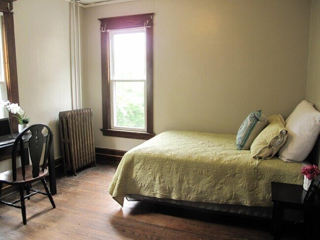 bed 2 - 409 Dryden Rd