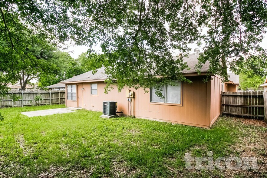 Building Photo - 7206 Sonnet Glen Ln