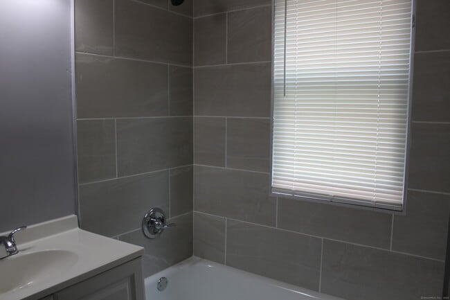 Building Photo - 45 Grandview Terrace