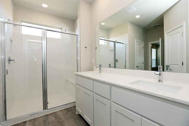 Building Photo - 708 Castlebar Ct