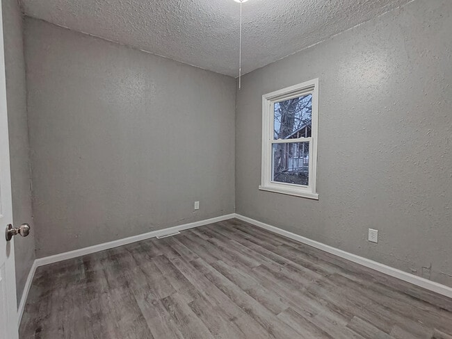 Building Photo - (RENT-TO-OWN AVAILABLE):