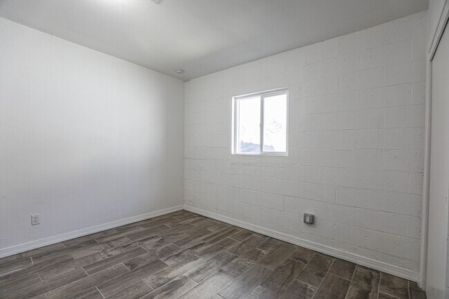 Building Photo - 1413 N Florida Ave