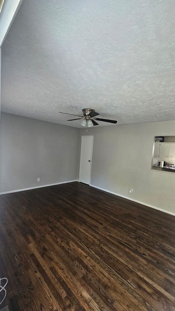 Building Photo - 4 bed 2 bath