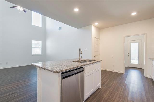 Building Photo - 2225 Barx Dr