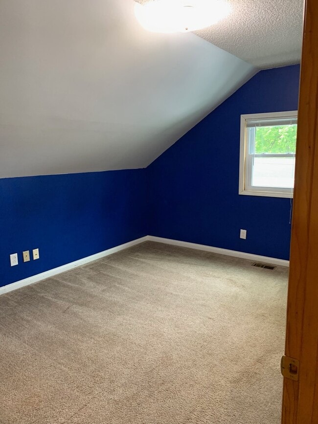 Building Photo - 1818 N Granview Dr