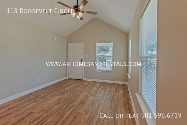 Building Photo - 113 Roosevelt Cir