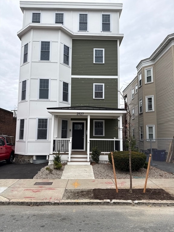 Primary Photo - 3927 Washington St