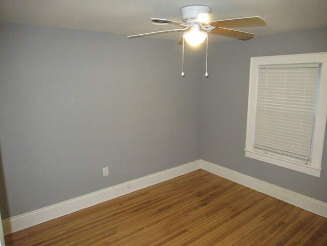 Building Photo - Downtown Lincolnton Duplex!