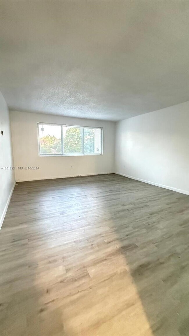 Building Photo - 6940 Miami Gardens Dr