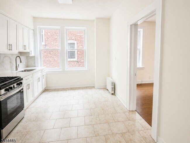 Building Photo - 137 Hammond Ave