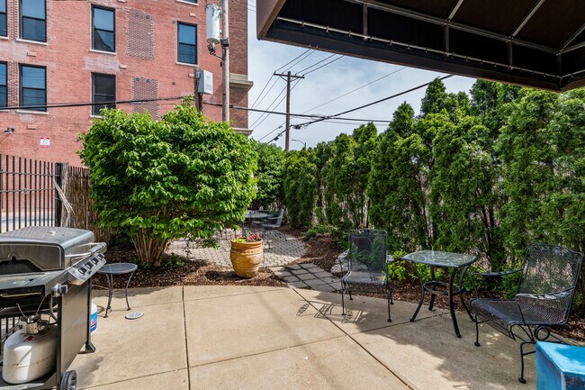 Building Photo - 4901 Washington Blvd