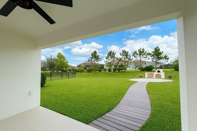 Building Photo - 9011 Royal River Cir