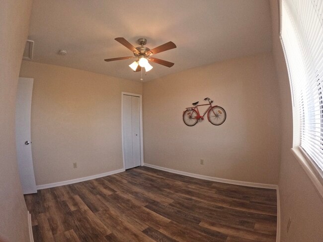 Bedroom - 5283 Wyandot St
