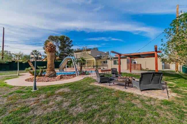 Building Photo - 6845 Coley Ave