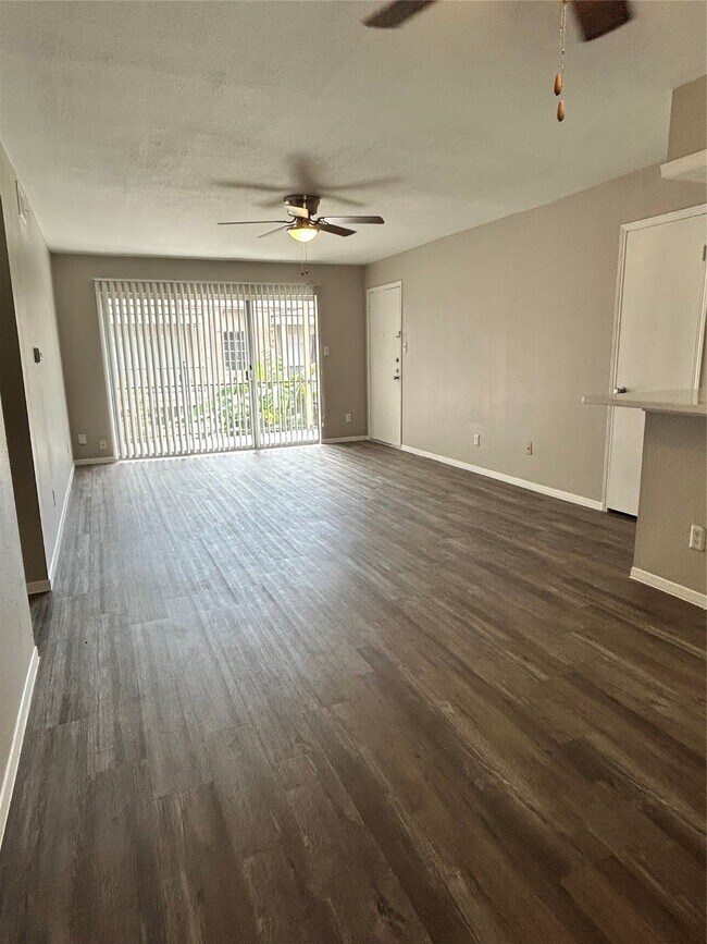 Building Photo - 2100 Winrock Blvd