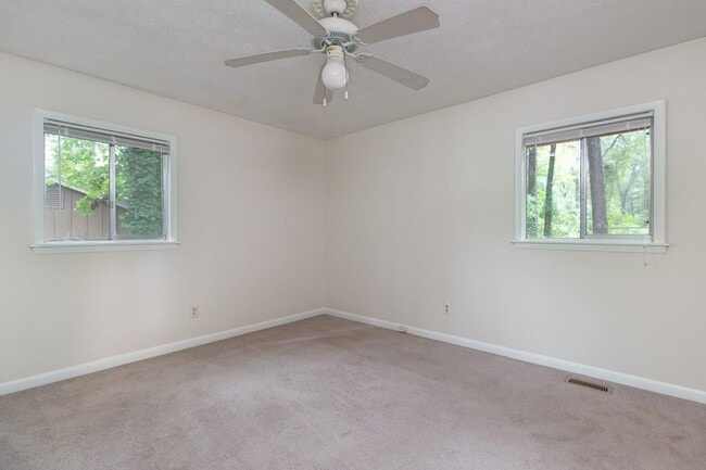 Building Photo - 2754 Tiffany Dr SW