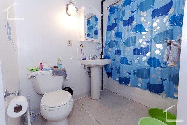 Building Photo - 67 Ashford St