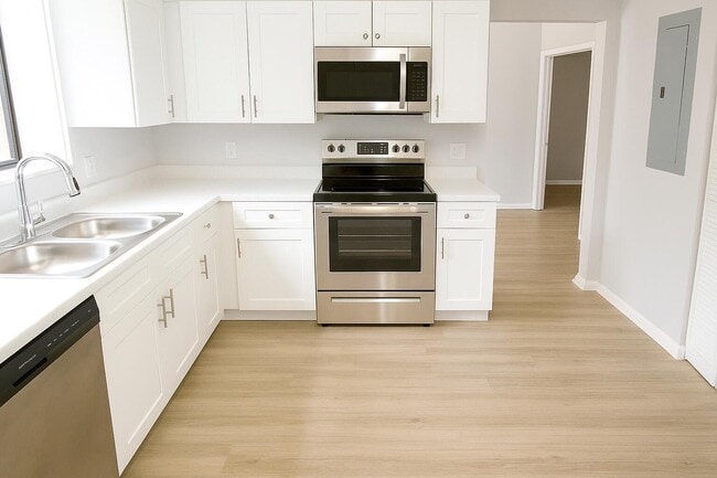 Building Photo - 9204 Roan Ln