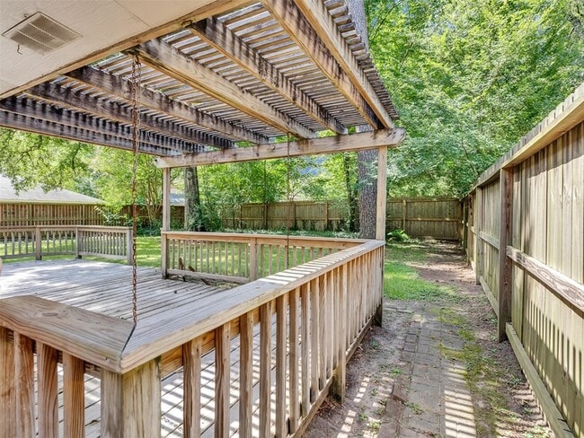 Building Photo - 2030 Lone Rock Dr